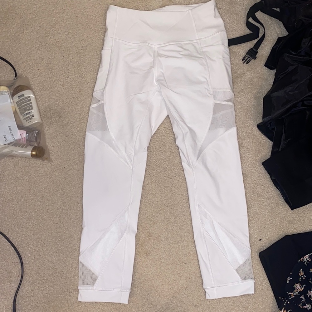 Lululemon White Mesh Crop Stretchy Leggings - Size 6
